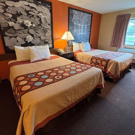 Super 8 By Wyndham Du Quoin Hotel Buitenkant foto