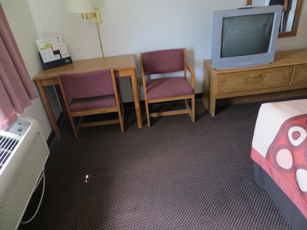 Super 8 By Wyndham Du Quoin Hotel Kamer foto