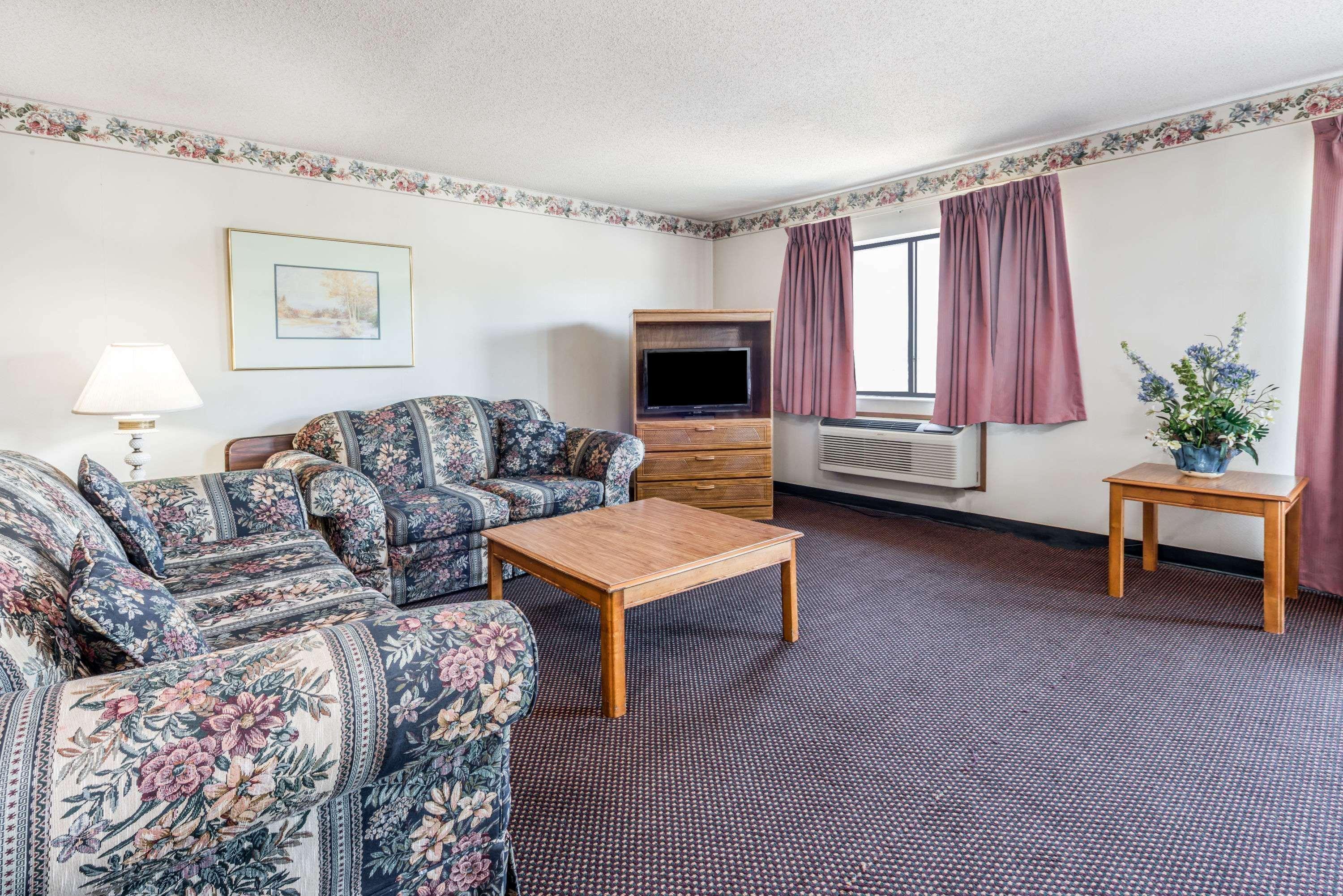 Super 8 By Wyndham Du Quoin Hotel Buitenkant foto