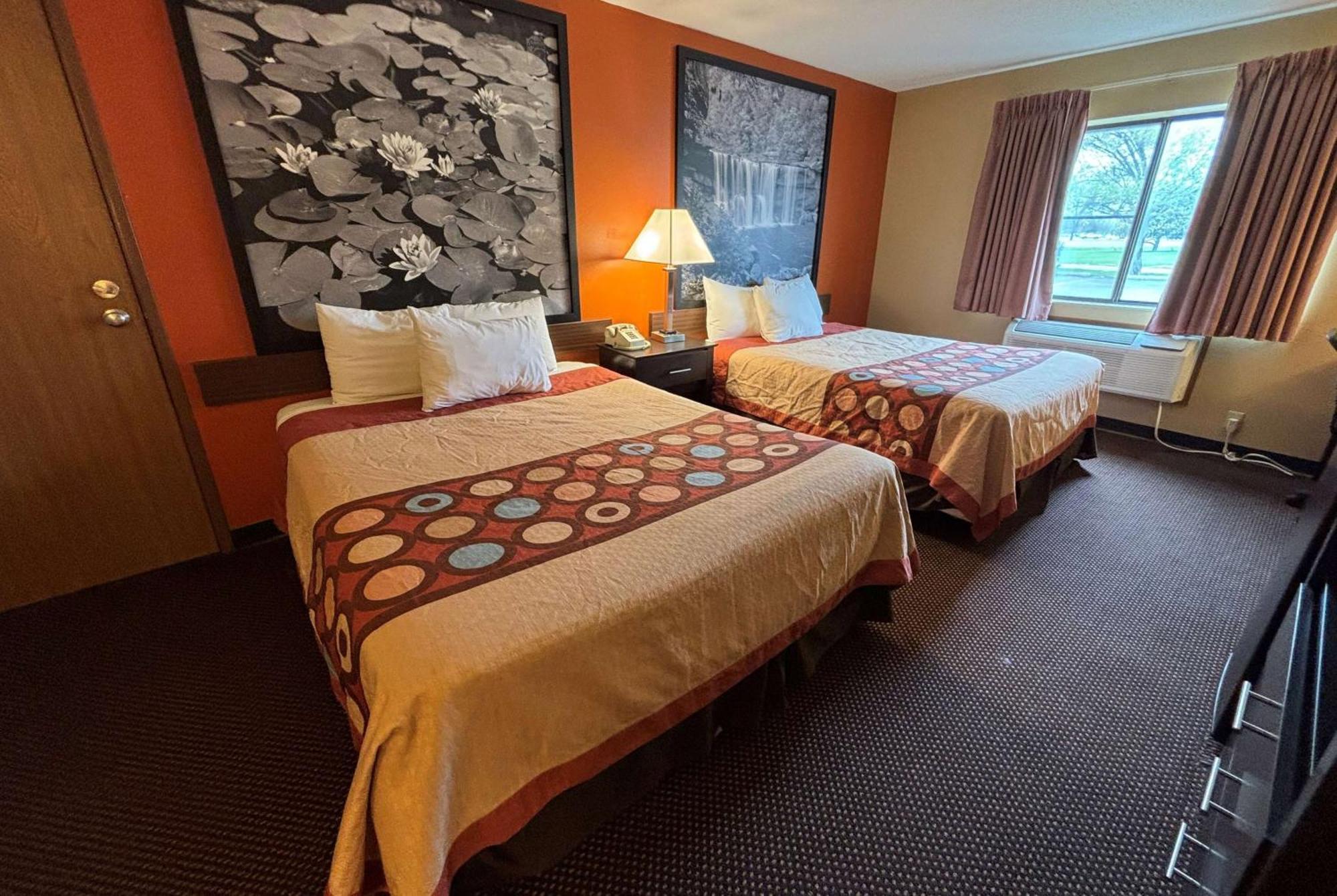 Super 8 By Wyndham Du Quoin Hotel Buitenkant foto